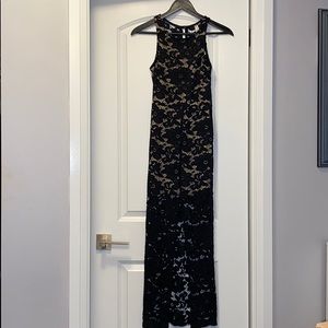 Long lace dress with slit